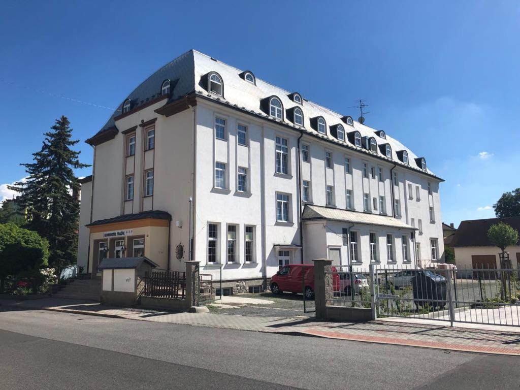 Grandhotel Nový Bor מראה חיצוני תמונה