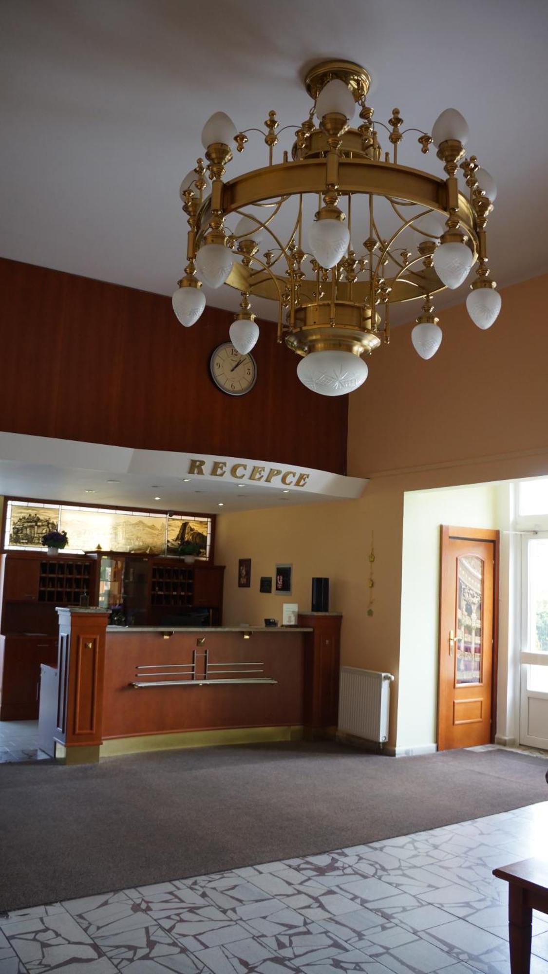 Grandhotel Nový Bor מראה חיצוני תמונה